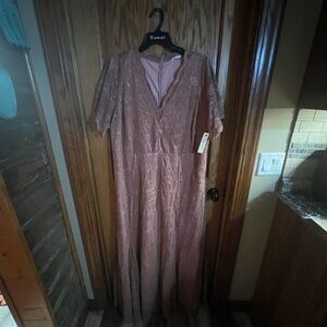 Kiyonna Lace Dress in Mauve